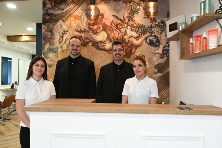 The Maison Patrick Sérole Team at the haidresser salon in Roanne